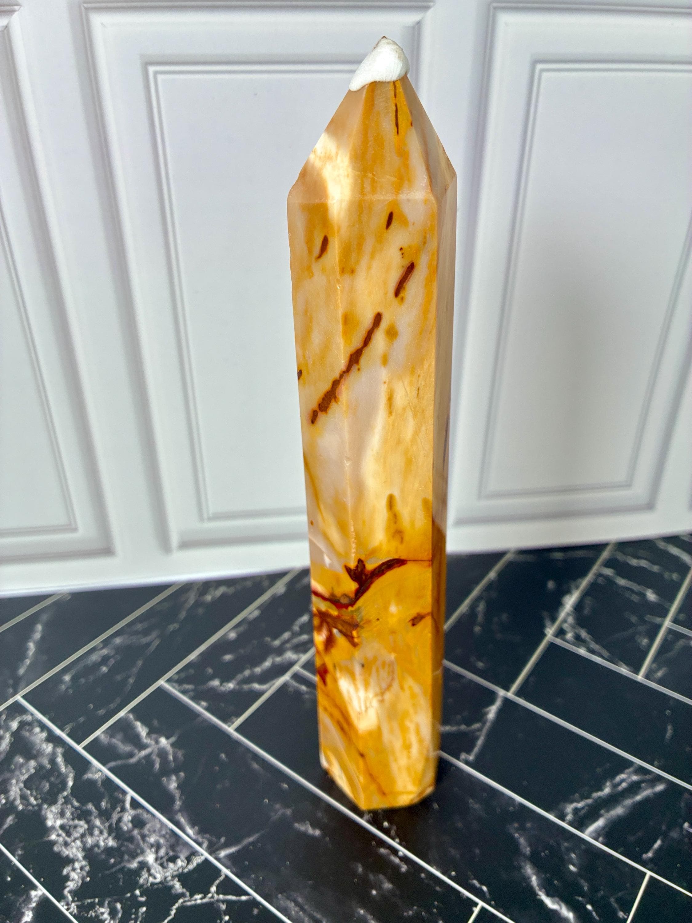 Mookaite Jasper Tower – Golden Yellow & Cream Mookaite Point