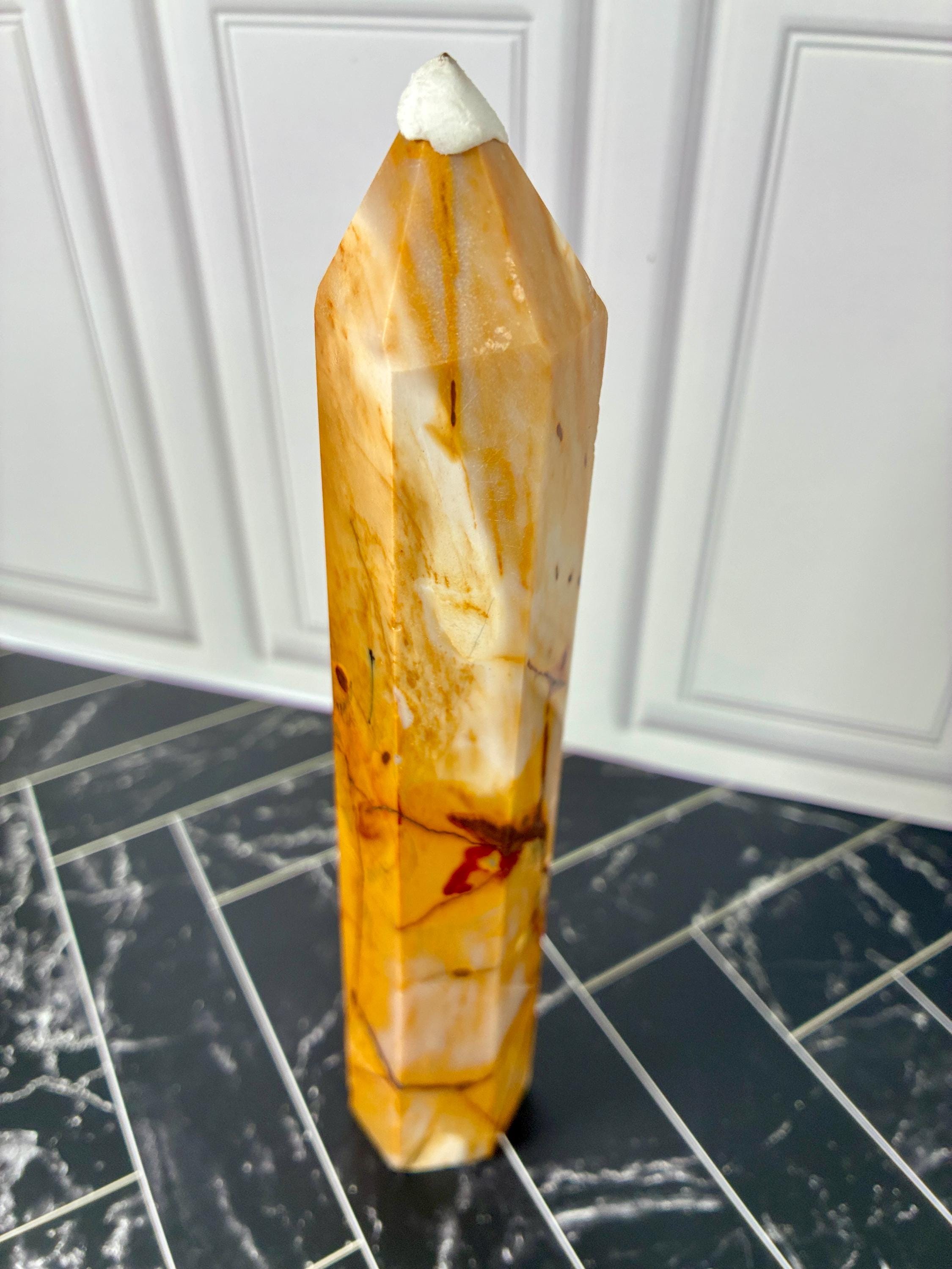 Mookaite Jasper Tower – Golden Yellow & Cream Mookaite Point