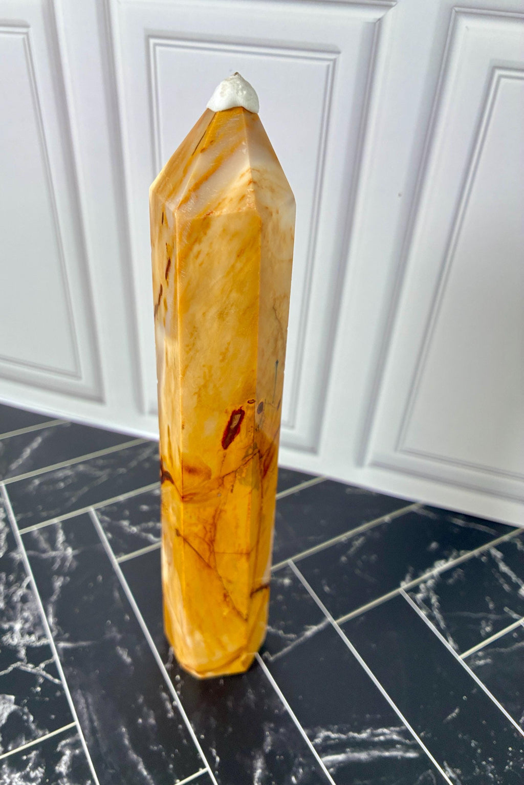 Mookaite Jasper Tower – Golden Yellow & Cream Mookaite Point